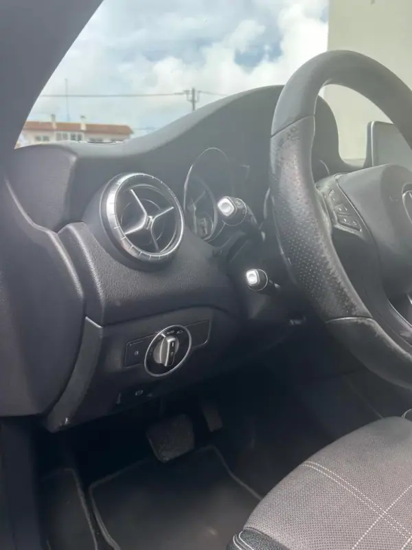 Mercedes-Benz CLA 200 2015 - 15500 EUR, 273015 km - 273015km - foto 10 de 22
