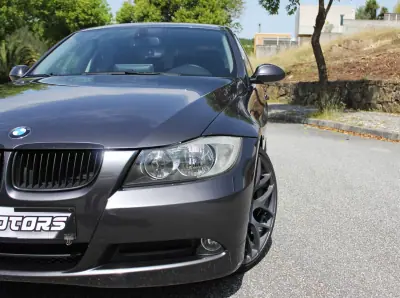 BMW 320 2008 - 8990 EUR, 338000 km - AUTO.MOTO.pt - 338000km - foto 13 de 35