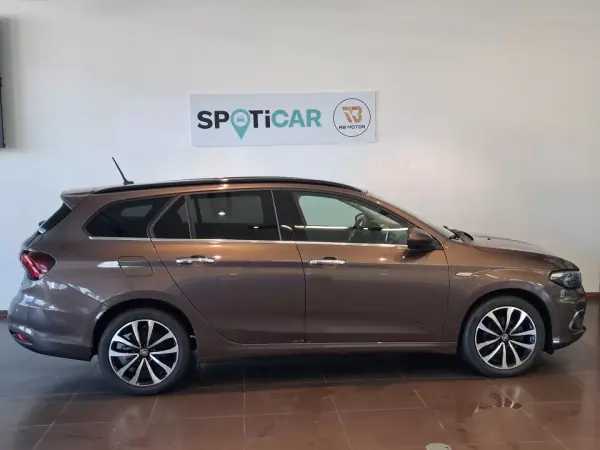 Fiat Tipo Station Wagon 2018 - 11900 EUR, 91900 km - AUTO.MOTO.pt - 91900km - foto 14 de 31