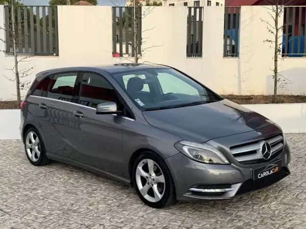 Mercedes-Benz B 200 2013