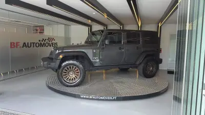 Jeep Wrangler Unlimited 2018 - 49500 EUR, 104894 km - AUTO.MOTO.pt - 104894km - foto 14 de 63