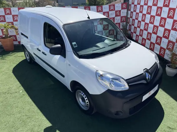 Renault 2021 - 14990 EUR, 90915 km - AUTO.MOTO.pt - 90915km - foto 6 de 17
