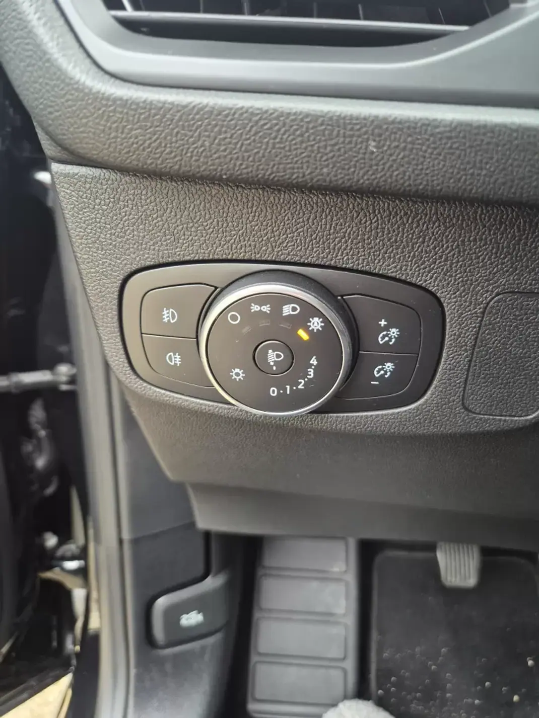 Ford Focus SW 2022 - 17450 EUR, 57000 km - AUTO.MOTO.pt - 57000km - foto 19 de 28