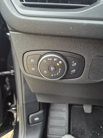 Ford Focus SW 2022 - 17450 EUR, 57000 km - AUTO.MOTO.pt - 57000km - foto 19 de 28