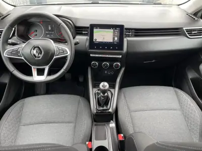 Renault Clio 2022 - 15900 EUR, 21000 km - AUTO.MOTO.pt - 21000km - foto 6 de 11
