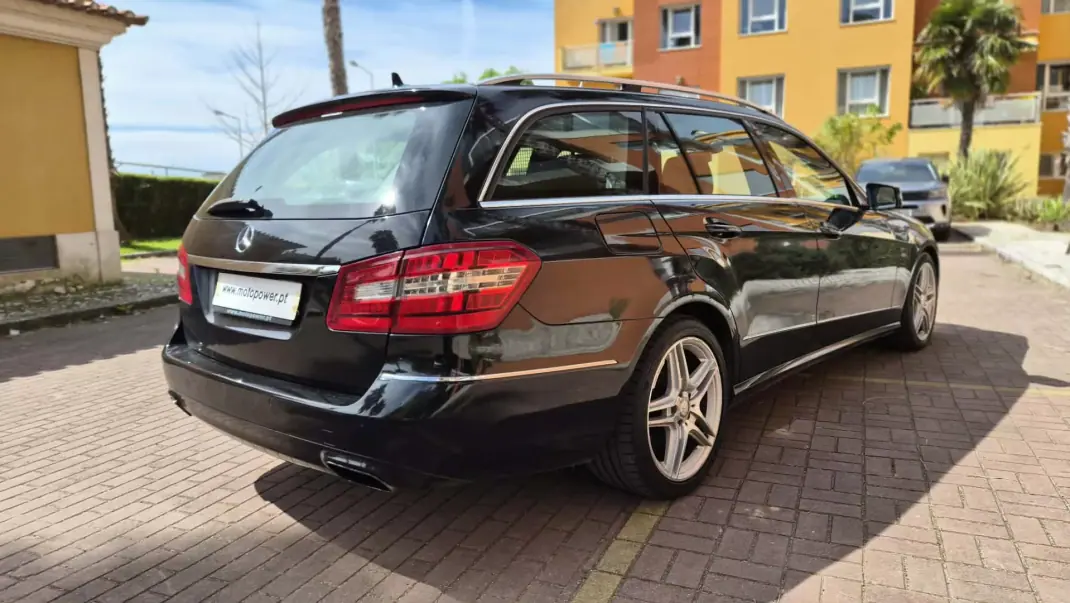Mercedes-Benz E 220 2012 - 15480 EUR, 200000 km - AUTO.MOTO.pt - 200000km - foto 9 de 17