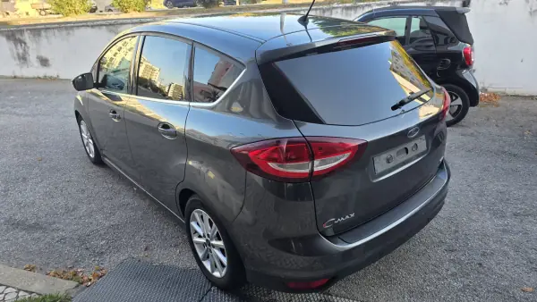 Ford C-Max 2016 - 10990 EUR, 117000 km - AUTO.MOTO.pt - 117000km - foto 6 de 22