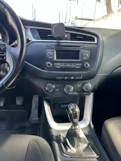 Kia Ceed 2016 - 7500 EUR, 159000 km - AUTO.MOTO.pt - 159000km - foto 9 de 10