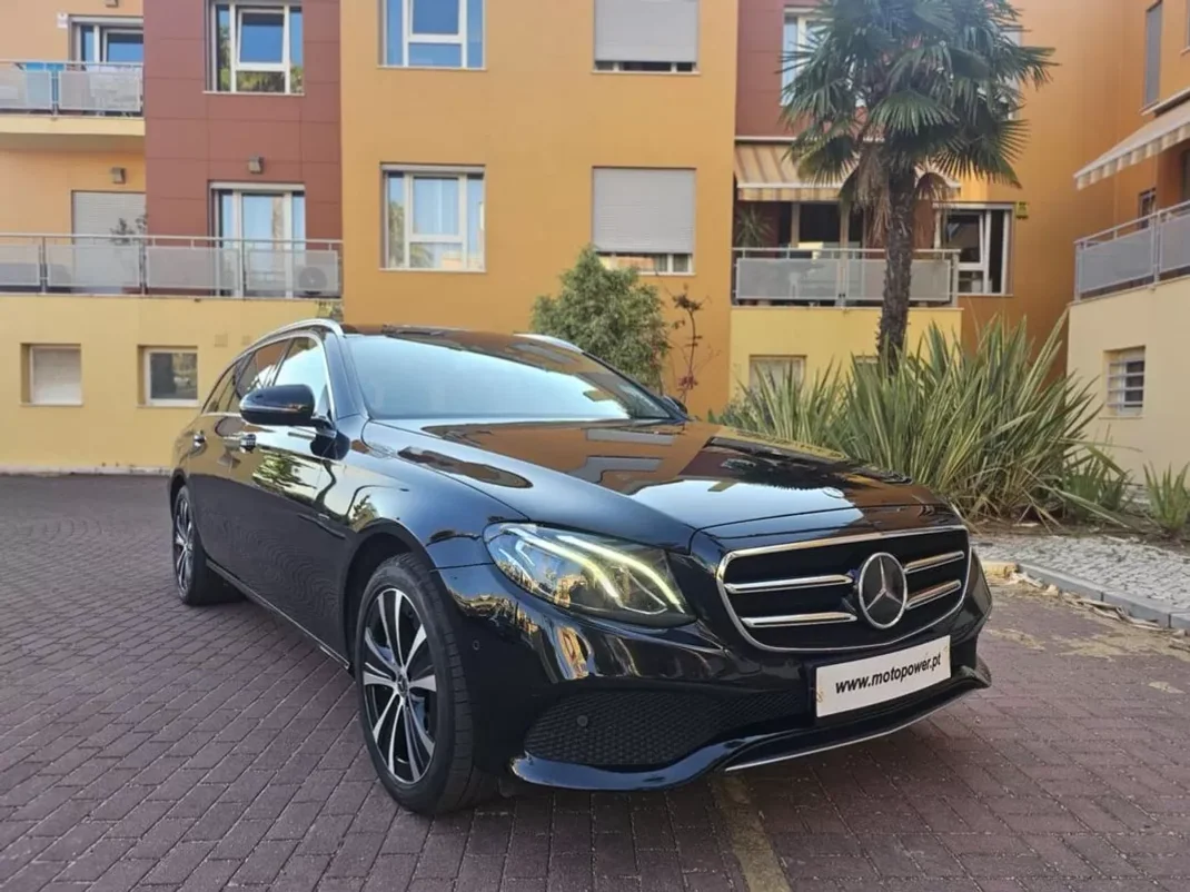 Mercedes-Benz E 300 2020 - 29980 EUR, 140000 km - AUTO.MOTO.pt - 140000km - foto 12 de 20