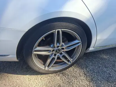 Mercedes-Benz E 300 2018 — foto 5 de 23