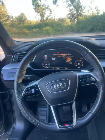 Audi e-tron 2022 - 34750 EUR, 131000 km - AUTO.MOTO.pt - 131000km - foto 25 de 50
