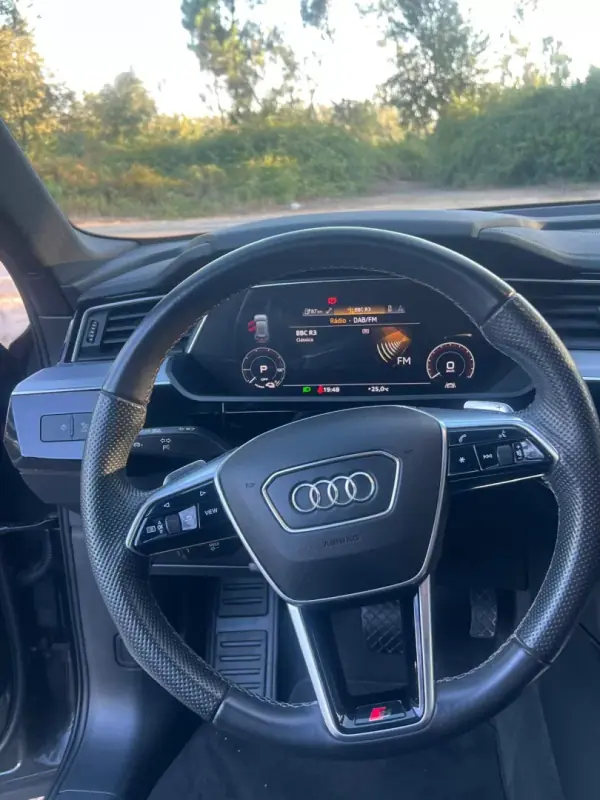 Audi e-tron 2022 - 34750 EUR, 131000 km - AUTO.MOTO.pt - 131000km - foto 25 de 50