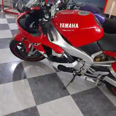 Yamaha YZF R1 2000 — foto 5 de 8