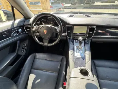 Porsche Panamera 2012 - 32900 EUR, 194000 km - AUTO.MOTO.pt - 194000km - foto 27 de 32