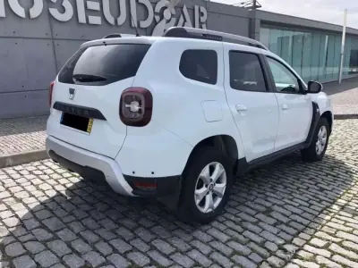 Dacia Duster 2019 - 14500 EUR, 199000 km - AUTO.MOTO.pt - 199000km - foto 3 de 9