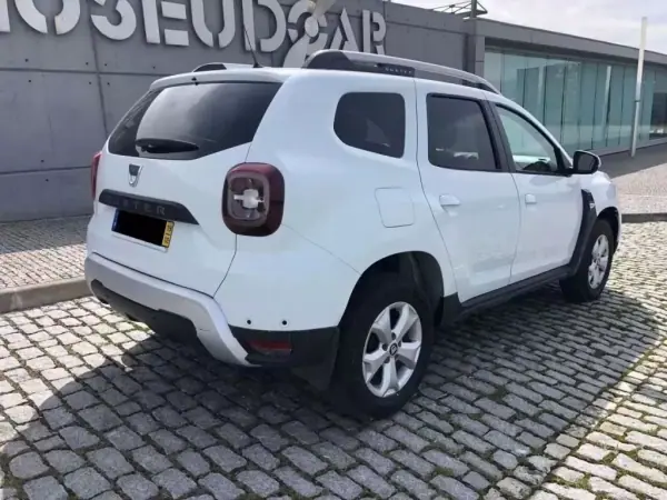 Dacia Duster 2019 - 13999 EUR, 199000 km - AUTO.MOTO.pt - 199000km - foto 3 de 9