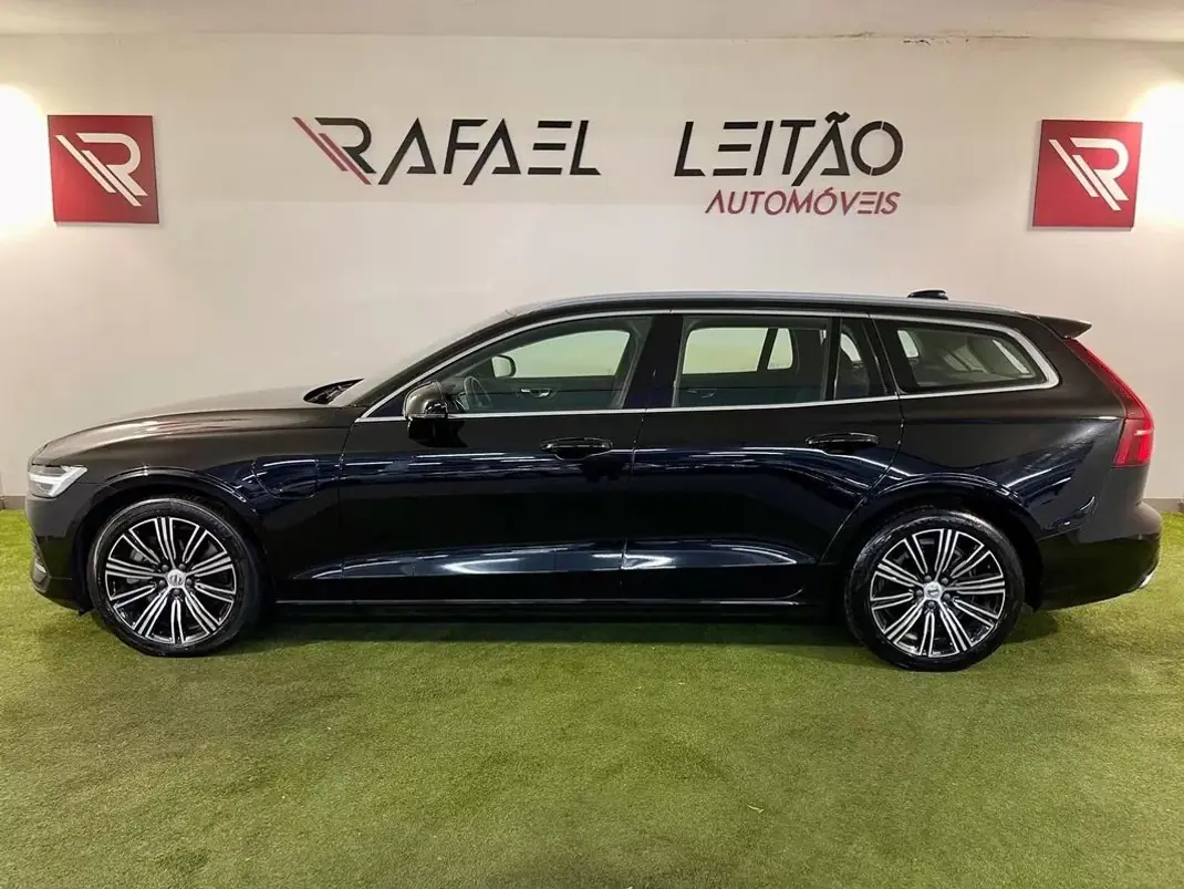 Volvo V60 2020 - 28350 EUR, 62000 km - AUTO.MOTO.pt - 62000km - foto 9 de 30