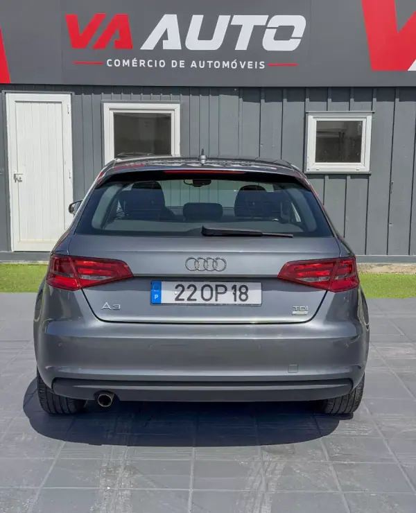 Audi A3 Sportback 2014 - 13900 EUR, 156000 km - AUTO.MOTO.pt - 156000km - foto 8 de 14