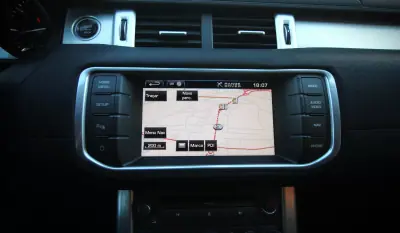 Land Rover Range Rover Evoque 2013 - 18990 EUR, 209500 km - AUTO.MOTO.pt - 209500km - foto 28 de 50
