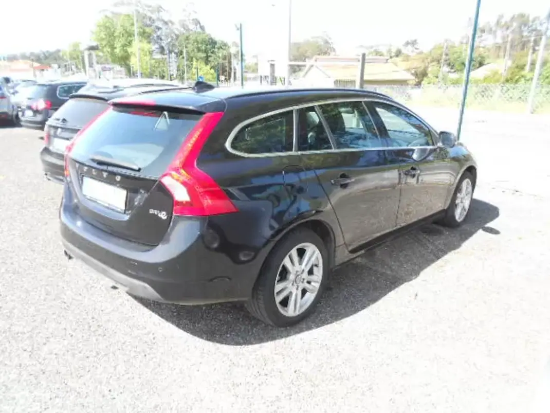 Volvo 121 2011 - 9750 EUR, 228544 km - AUTO.MOTO.pt - 228544km - foto 4 de 12