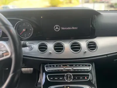Mercedes-Benz E 220 2018 - 27900 EUR, 146000 km - AUTO.MOTO.pt - 146000km - foto 13 de 16