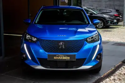 Peugeot e-2008 2021 - 20850 EUR, 60050 km - AUTO.MOTO.pt - 60050km - foto 7 de 44