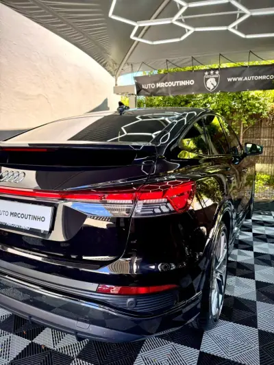 Audi Q4 e-tron 2022 - 35000 EUR, 75554 km - AUTO.MOTO.pt - 75554km - foto 5 de 28