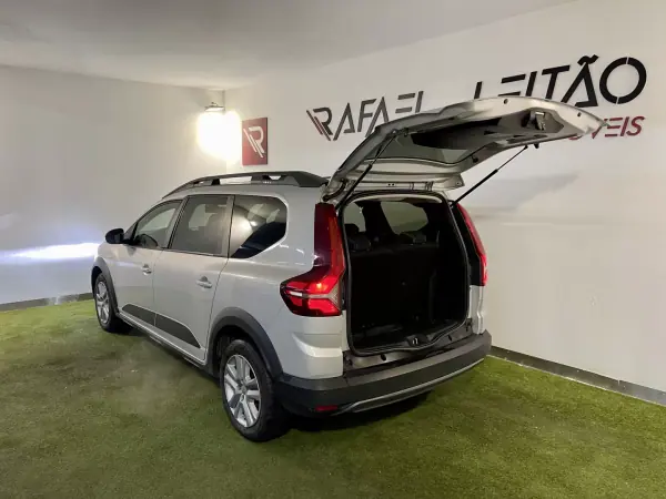 Dacia Jogger 2023 - 16450 EUR, 81000 km - AUTO.MOTO.pt - 81000km - foto 29 de 31