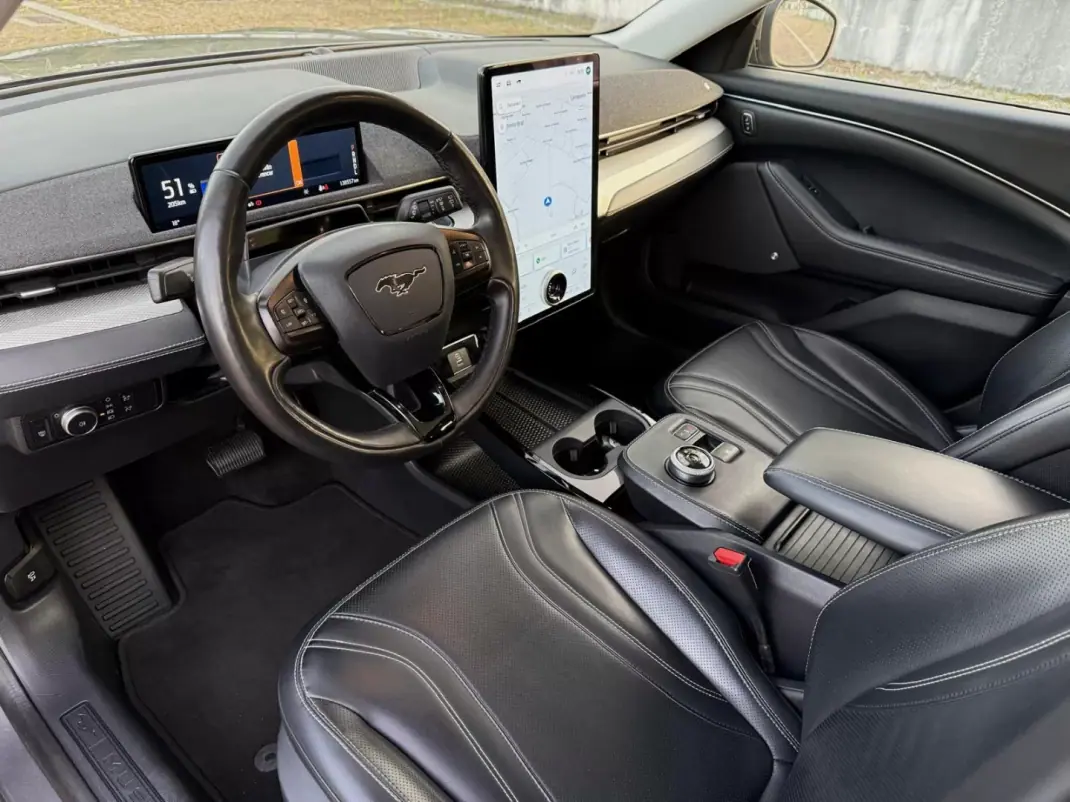 Ford Mustang Mach-E 2022 - 25900 EUR, 139000 km - AUTO.MOTO.pt - 139000km - foto 4 de 19