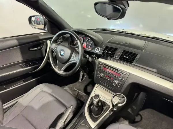 BMW 118 2011 - 13500 EUR, 231200 km - AUTO.MOTO.pt - 231200km - foto 7 de 32