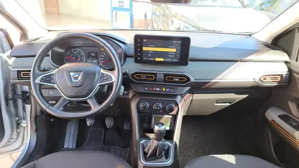 Dacia Sandero 2022 - 14900 EUR, 110660 km - AUTO.MOTO.pt - 110660km - foto 15 de 33