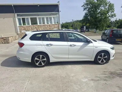 Fiat Tipo Station Wagon 2017 - 9980 EUR, 170000 km - AUTO.MOTO.pt - 170000km - foto 4 de 21