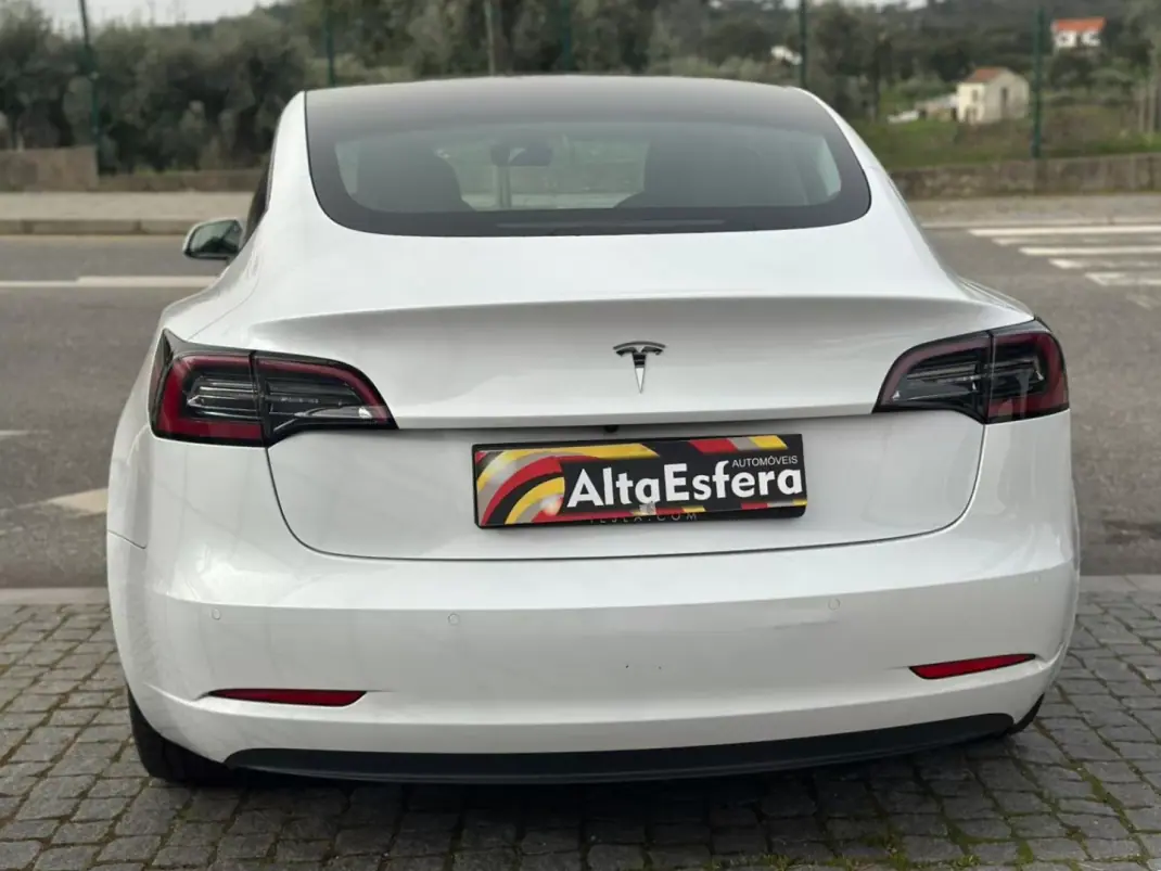 Tesla Model 3 2021 - 29900 EUR, 69729 km - AUTO.MOTO.pt - 69729km - foto 5 de 19