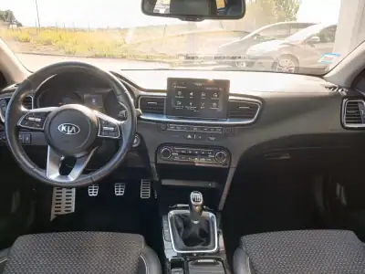 Kia Ceed SW 2019 - 13900 EUR, 72562 km - AUTO.MOTO.pt - 72562km - foto 24 de 31