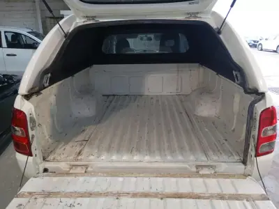 Mitsubishi L200 2.4 DI-D CE 3LUG Club Invite 4WD 2019 - 22900 EUR, 126430 km - AUTO.MOTO.pt - 126430km - foto 10 de 10