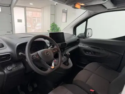 Opel COMBO 2019 - 12990 EUR, 104000 km - 104000km - foto 11 de 27