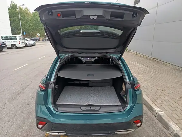Peugeot 308 SW 2022 - 23500 EUR, 40000 km - 40000km - foto 5 de 12