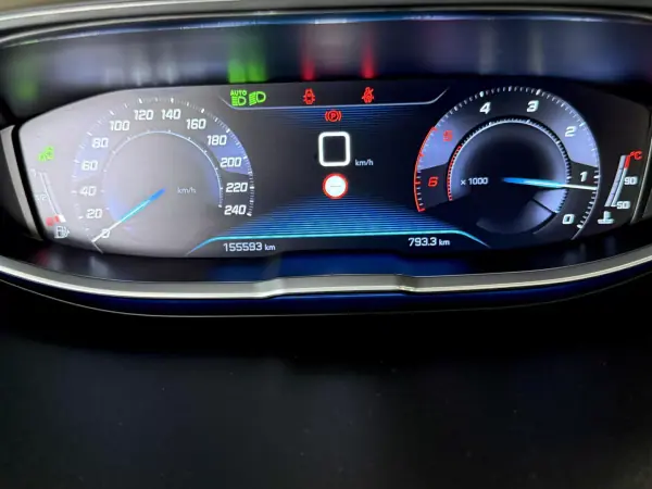 Peugeot 3008 2017 - 18500 EUR, 155000 km - AUTO.MOTO.pt - 155000km - foto 59 de 112