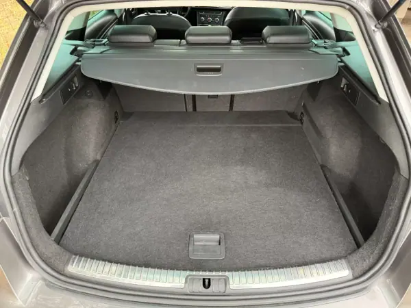 SEAT Leon ST 2016 - 15500 EUR, 175000 km - AUTO.MOTO.pt - 175000km - foto 14 de 53