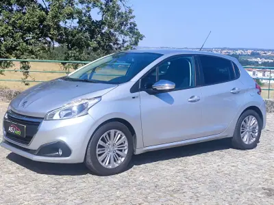 Peugeot 208 2017 - 7500 EUR, 183274 km - AUTO.MOTO.pt - 183274km - foto 2 de 23
