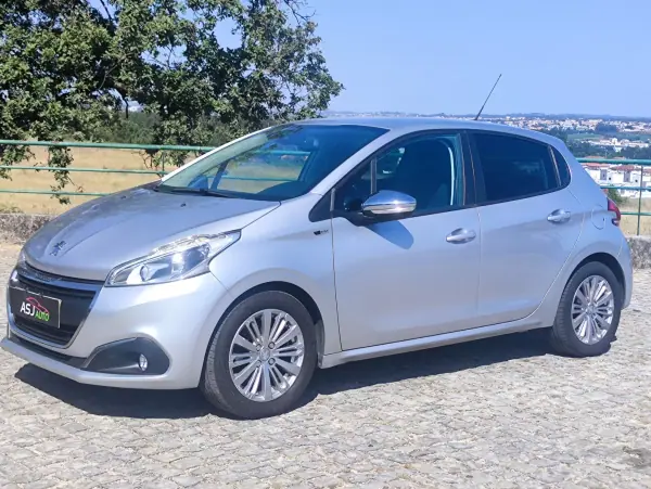 Peugeot 208 2017 - 7500 EUR, 183274 km - AUTO.MOTO.pt - 183274km - foto 2 de 23