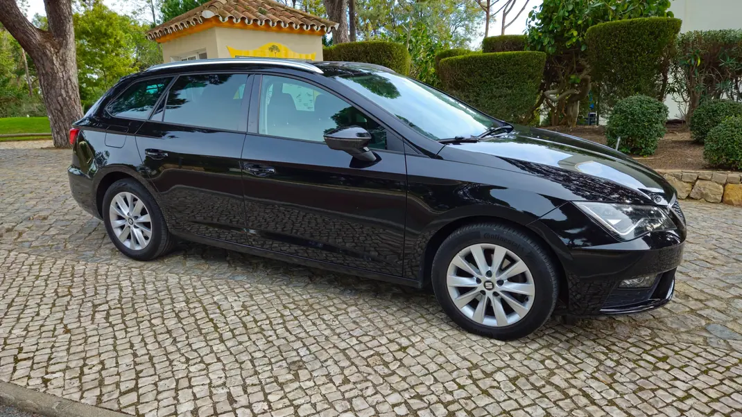 SEAT Leon 2020 - 13000 EUR, 180000 km - 180000km - foto 2 de 6