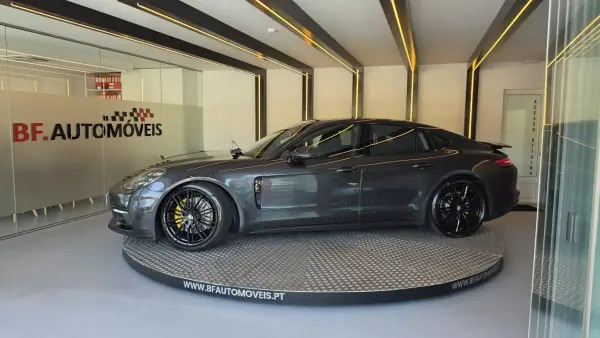 Porsche Panamera 2016 - 62500 EUR, 186989 km - AUTO.MOTO.pt - 186989km - foto 13 de 69