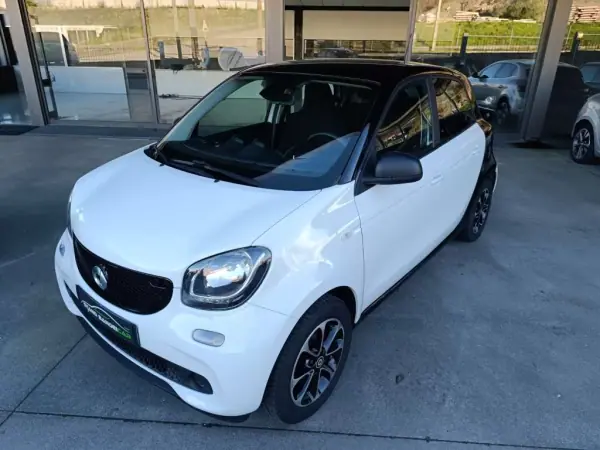 Smart ForFour 2016 - 9900 EUR, 66000 km - AUTO.MOTO.pt - 66000km - foto 21 de 25