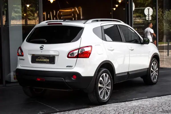Nissan Qashqai 2013 - 9750 EUR, 168793 km - AUTO.MOTO.pt - 168793km - foto 4 de 32