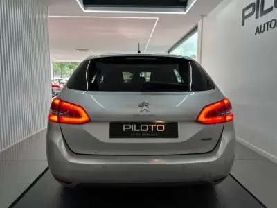 Peugeot 308 SW 2016 - 7990 EUR, 212792 km - AUTO.MOTO.pt - 212792km - foto 7 de 22