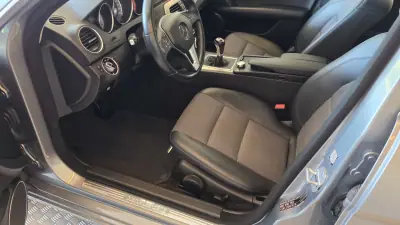 Mercedes-Benz C 180 2014 - 9900 EUR, 299370 km - AUTO.MOTO.pt - 299370km - foto 34 de 52