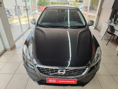 Volvo V40 Cross Country 2014 - 8150 EUR, 211000 km - AUTO.MOTO.pt - 211000km - foto 4 de 35