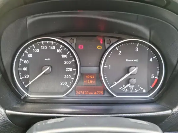 BMW 123 2014 - 14900 EUR, 240000 km - AUTO.MOTO.pt - 240000km - foto 31 de 40