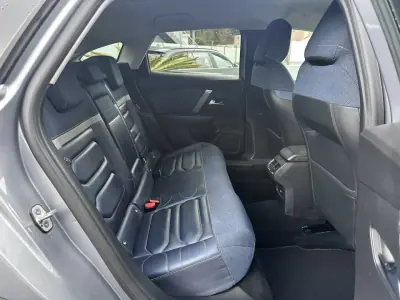 Citroën C4 2021 - 15900 EUR, 175000 km - AUTO.MOTO.pt - 175000km - foto 49 de 62